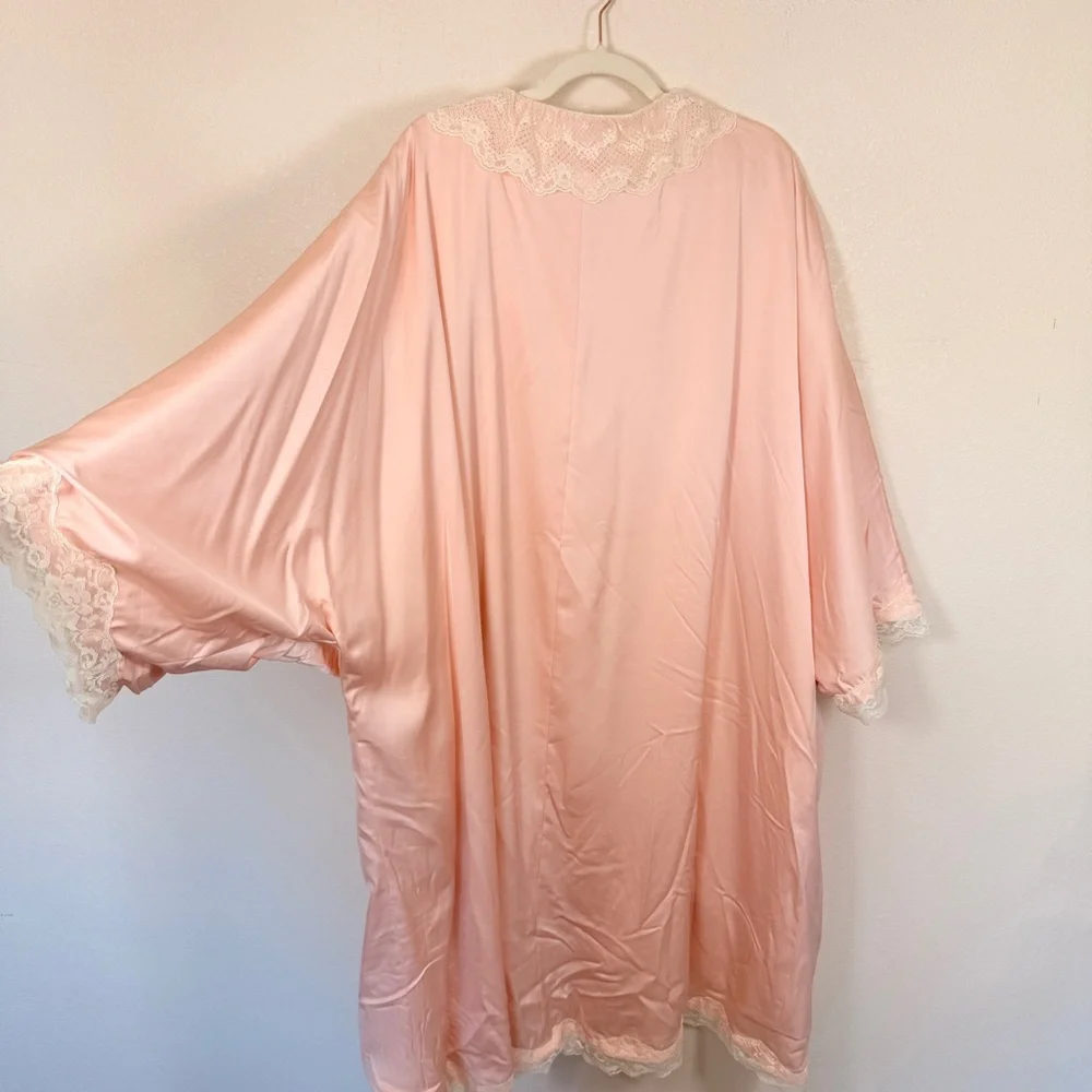 Lacemade Retro Satin Lace Romantic Oversized House Coat Robe Pink - Picture 8 of 10